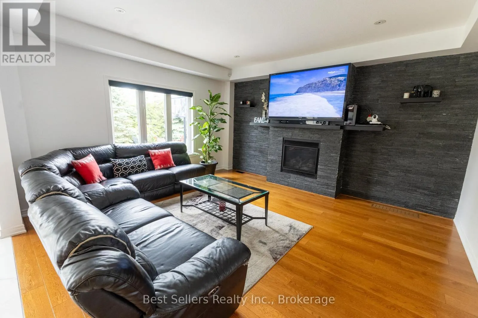 214 CARDINAL CRESCENT