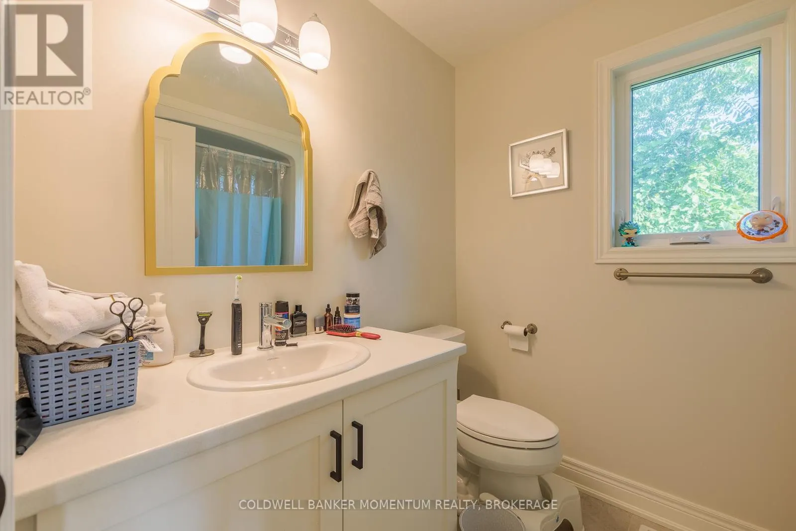 B - 153 B MOFFATT STREET #B