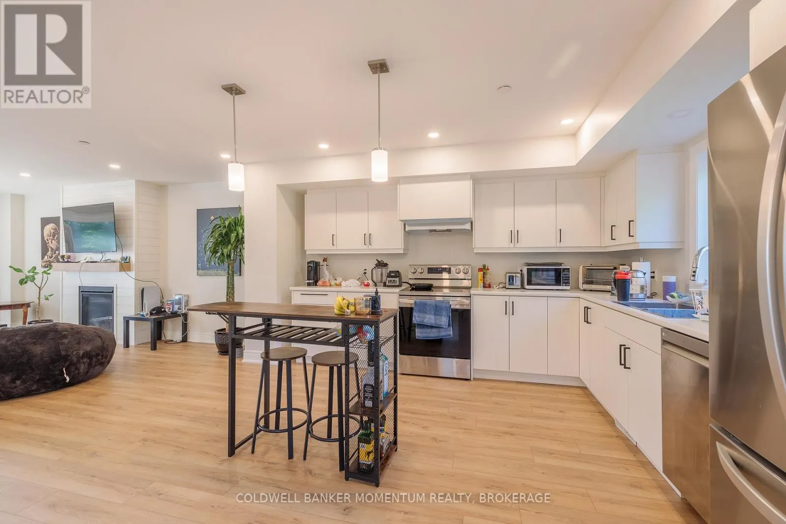 B - 153 B MOFFATT STREET #B