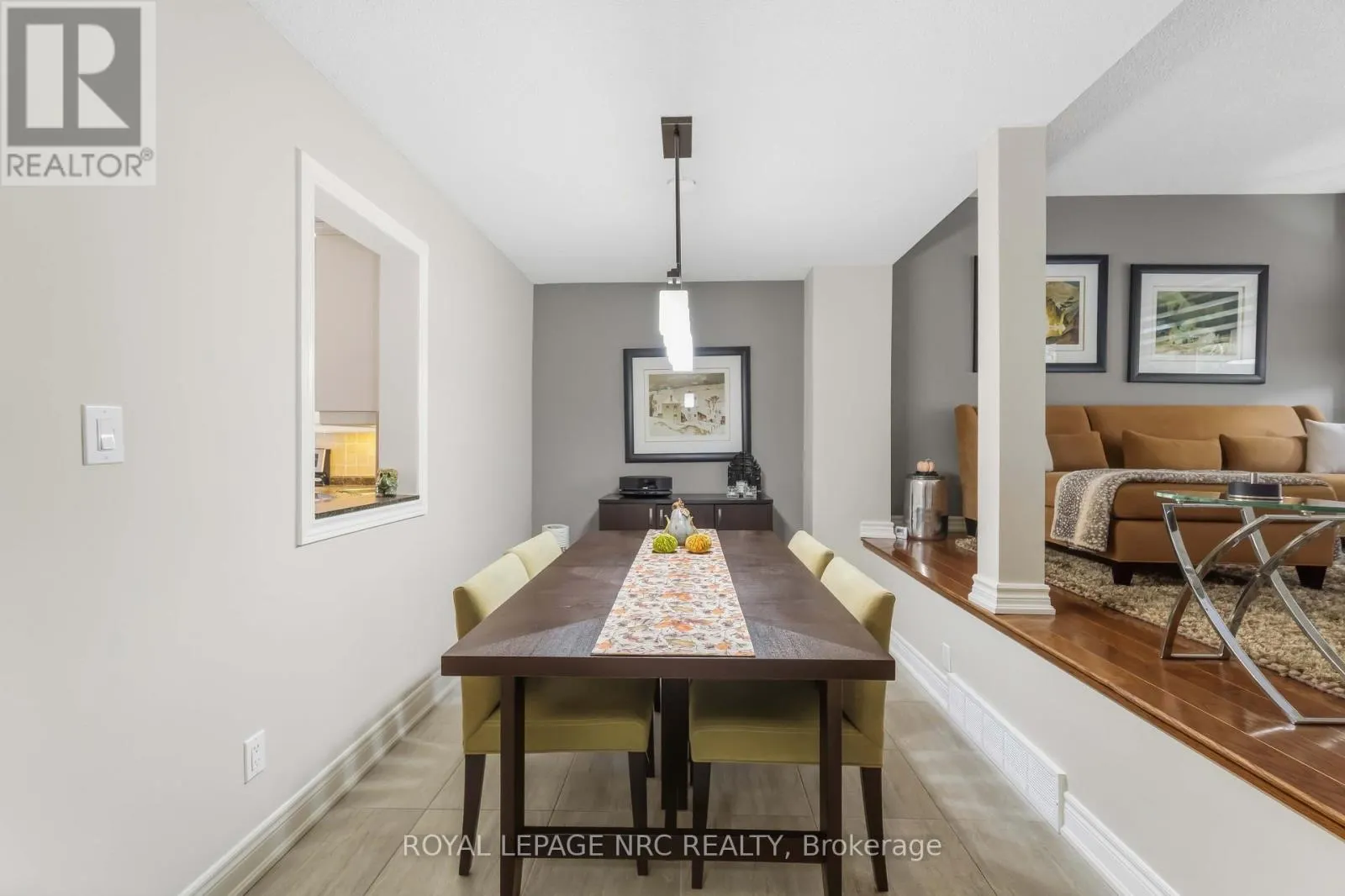 43 - 122 LAKESHORE ROAD #43