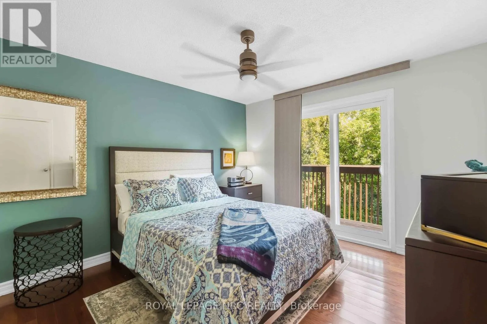43 - 122 LAKESHORE ROAD #43