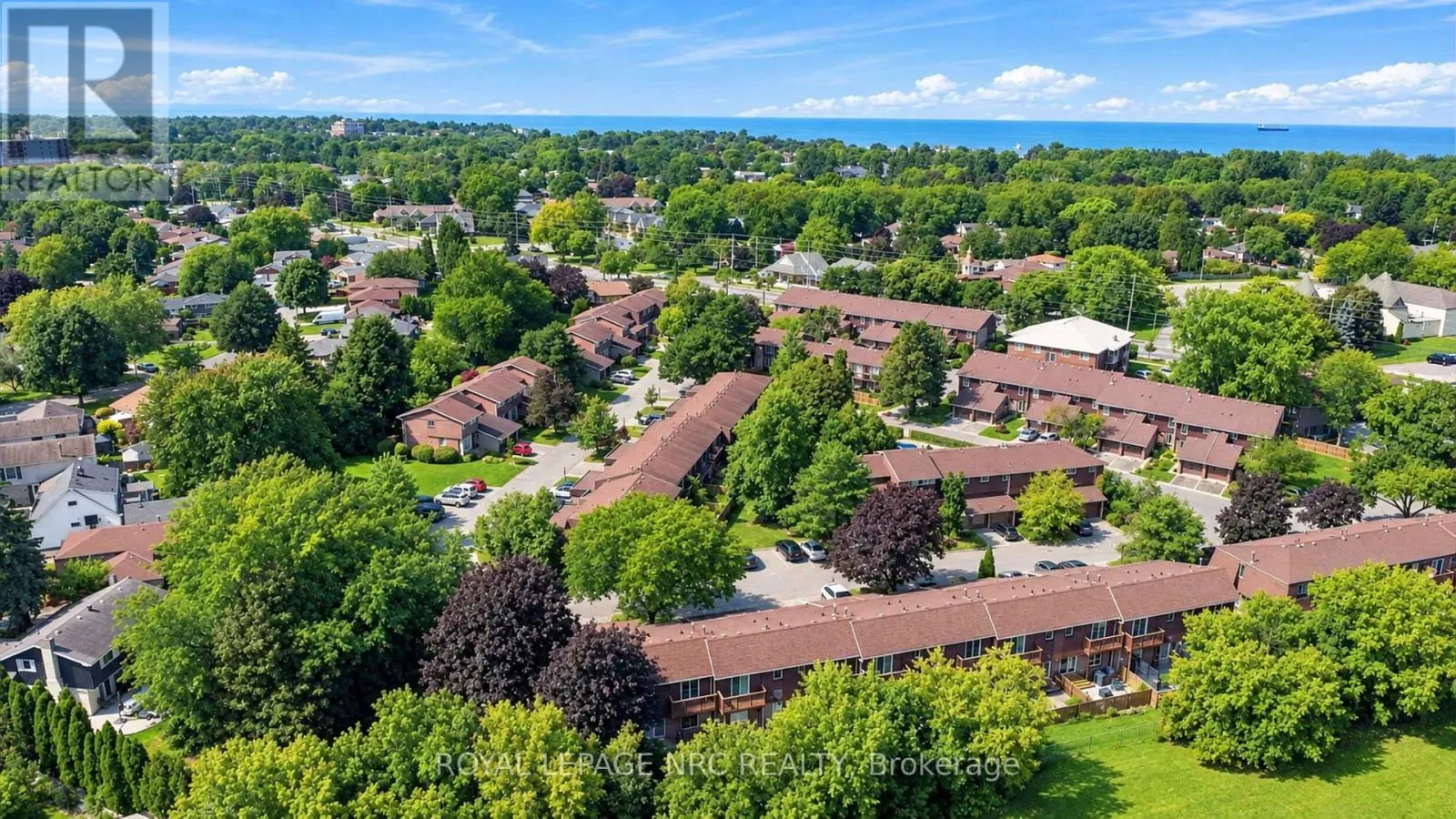 43 - 122 LAKESHORE ROAD #43