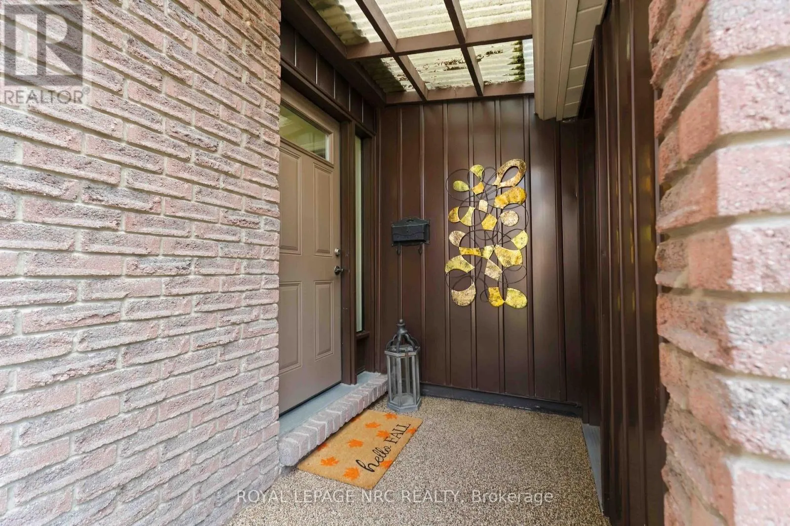 43 - 122 LAKESHORE ROAD #43