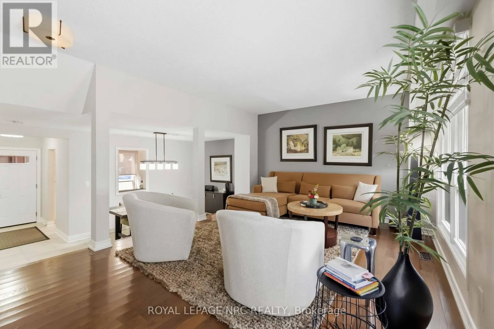 43 - 122 LAKESHORE ROAD #43