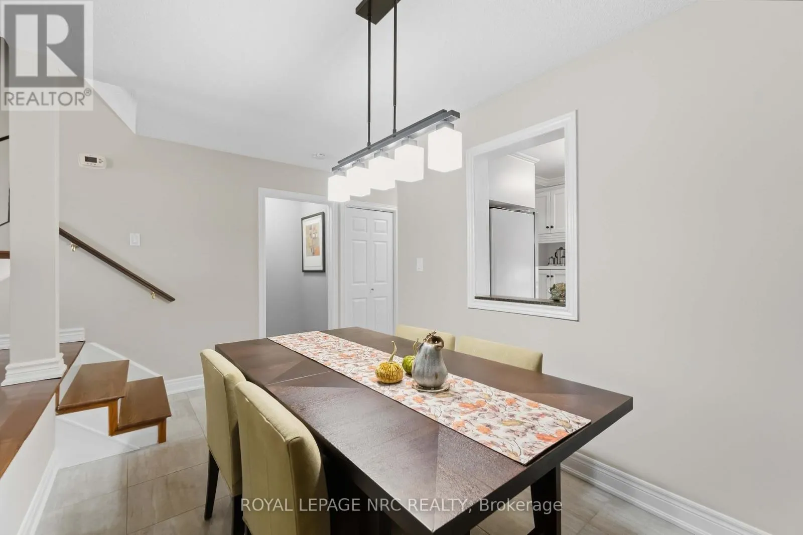 43 - 122 LAKESHORE ROAD #43