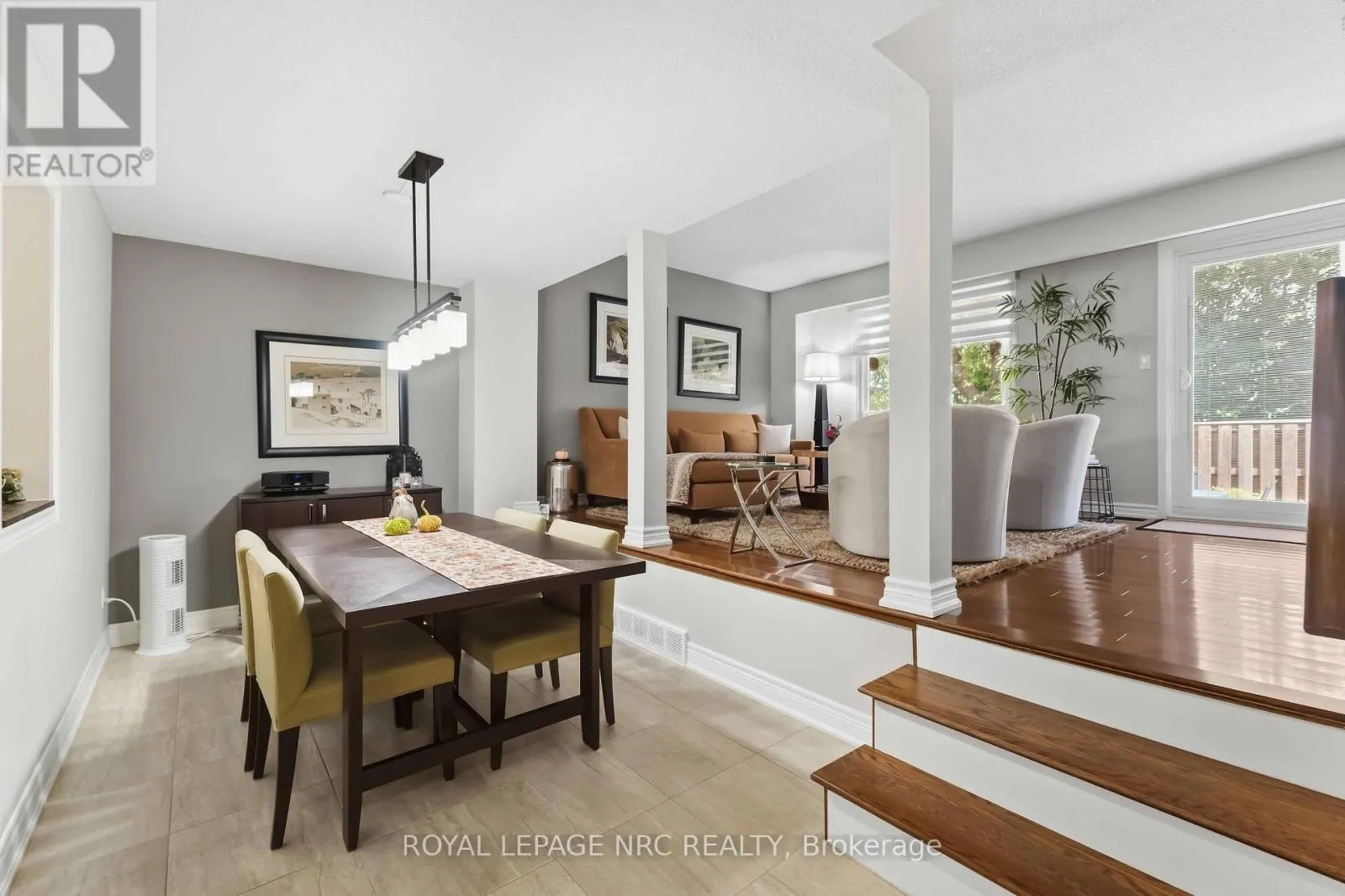 43 - 122 LAKESHORE ROAD #43