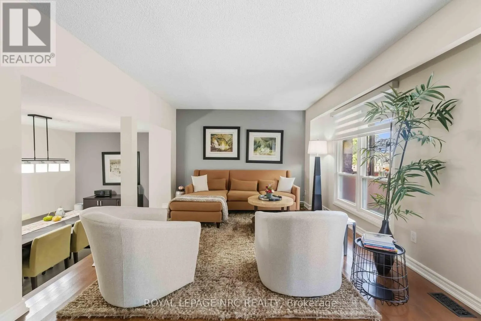 43 - 122 LAKESHORE ROAD #43