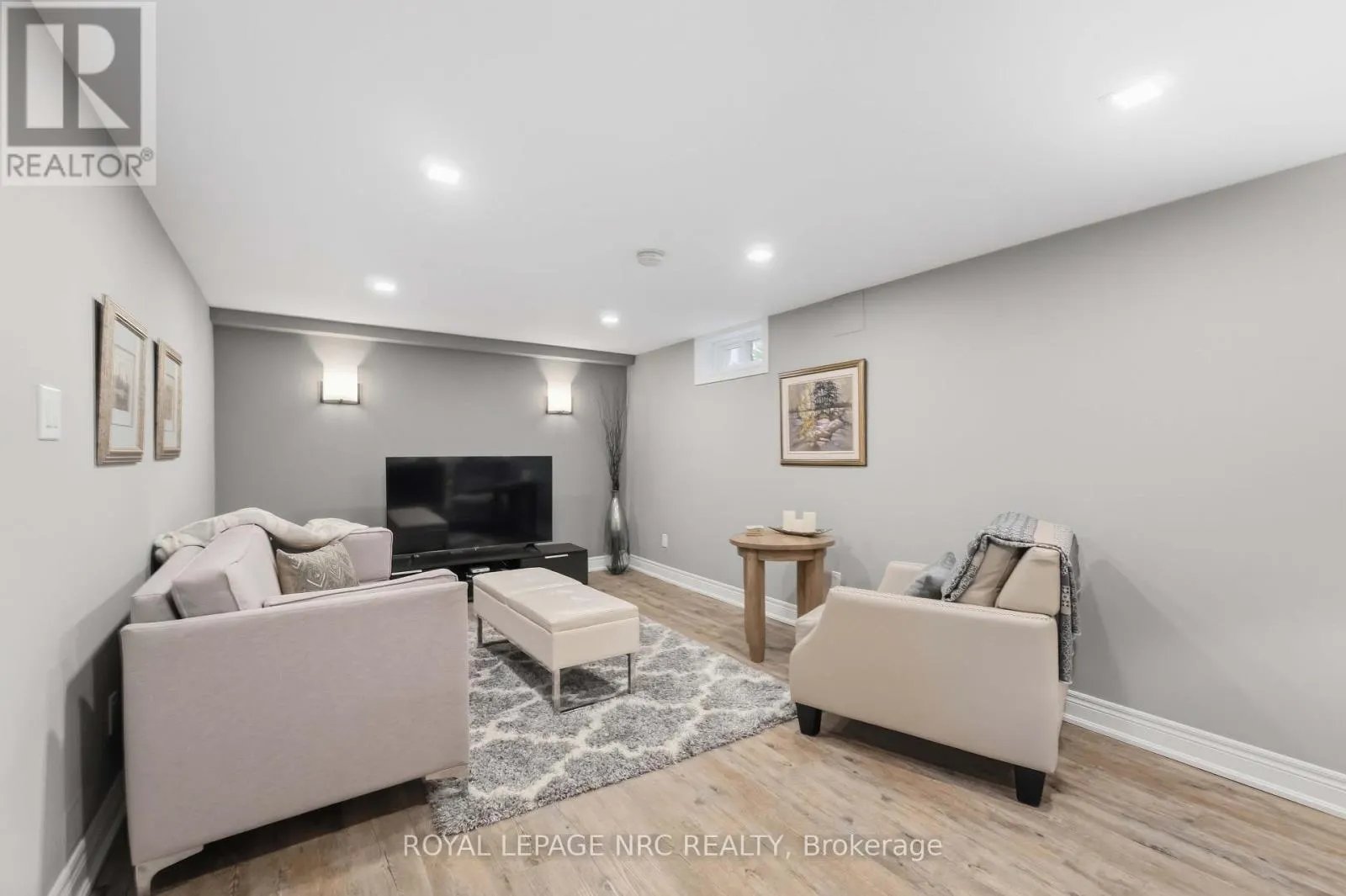43 - 122 LAKESHORE ROAD #43