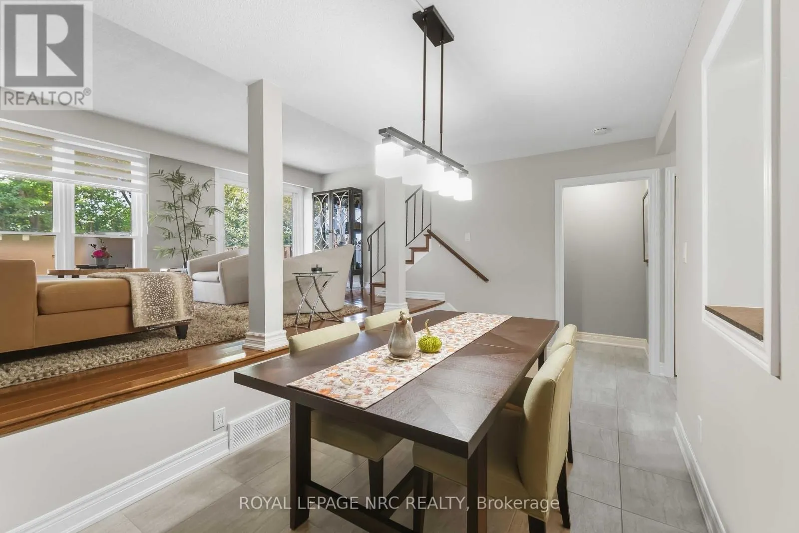 43 - 122 LAKESHORE ROAD #43