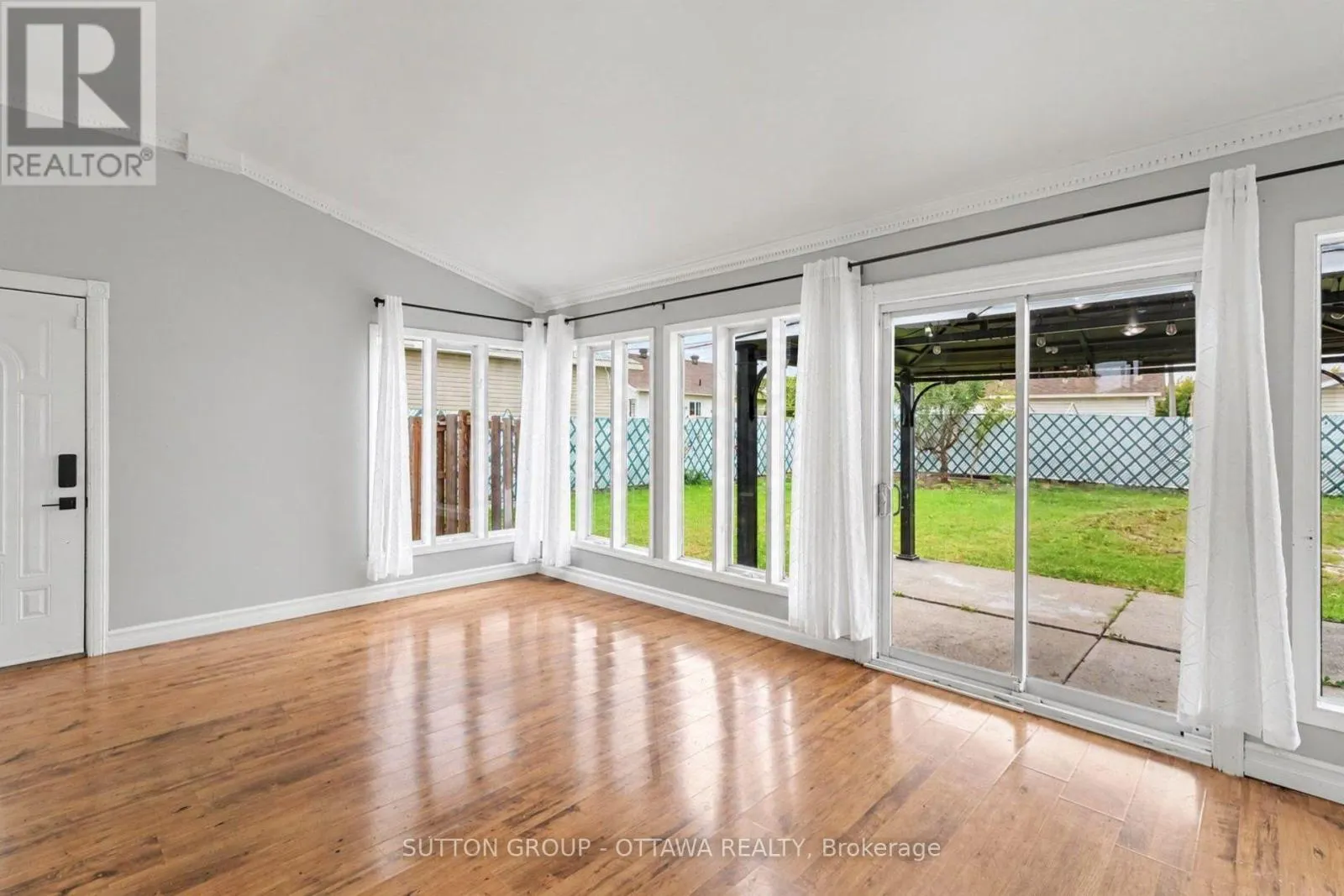 678 REJANE CRESCENT