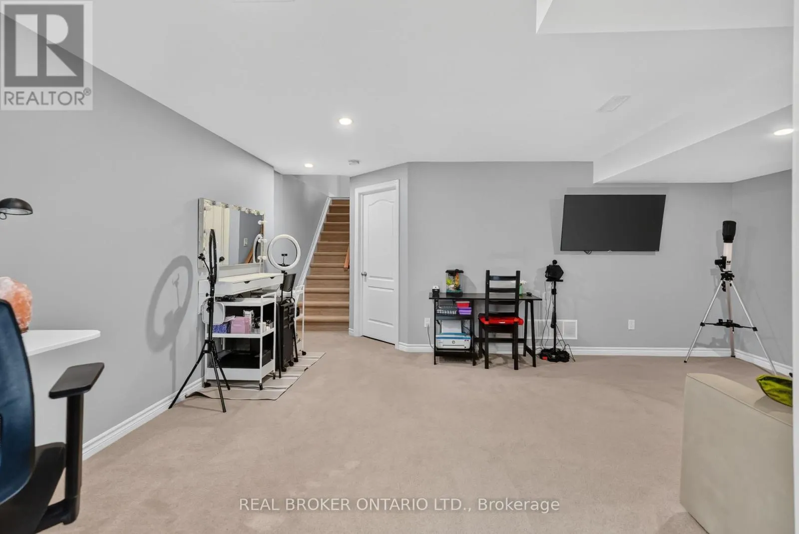 609 EGRET WAY