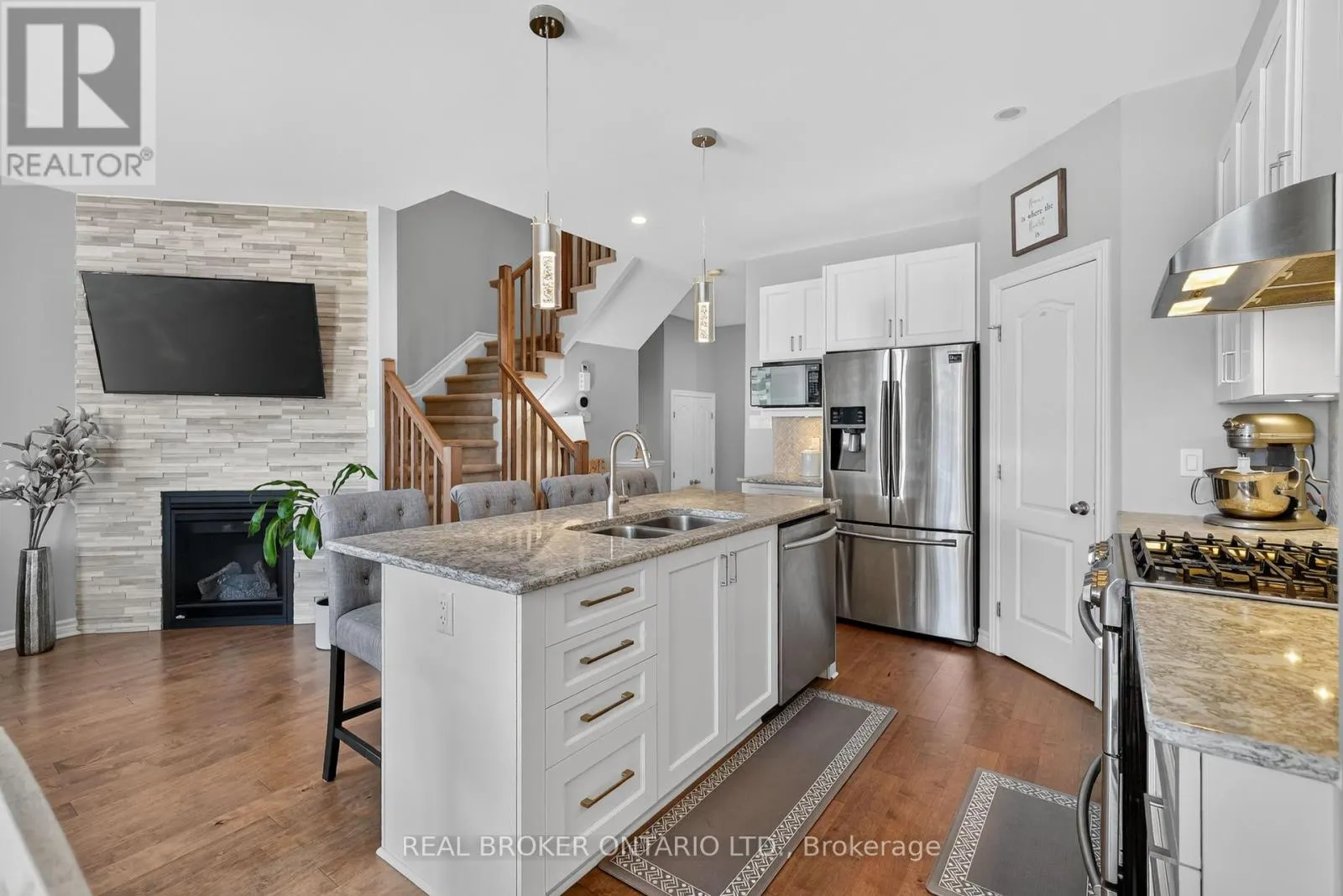 609 EGRET WAY