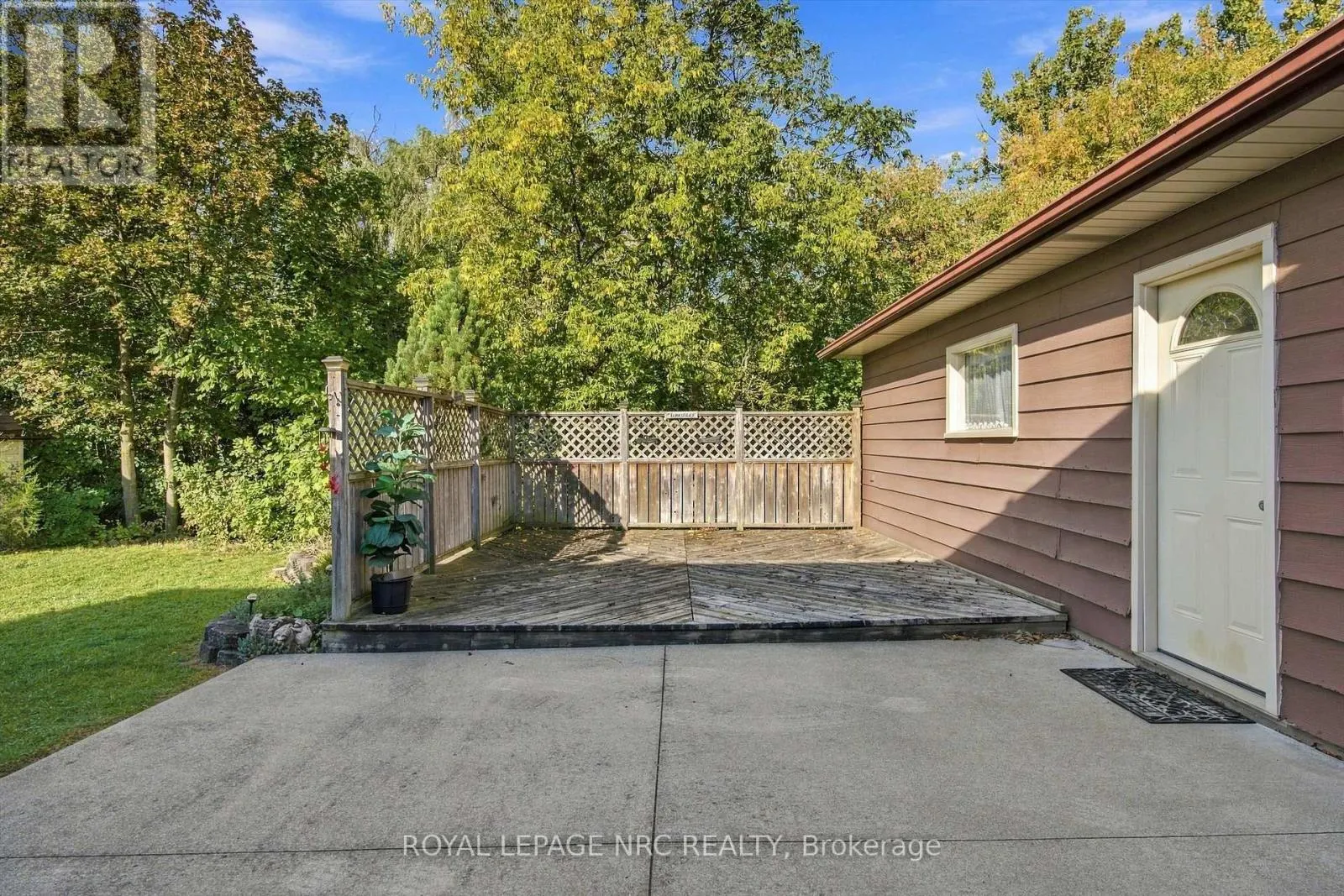 13 HARDWOOD GROVE
