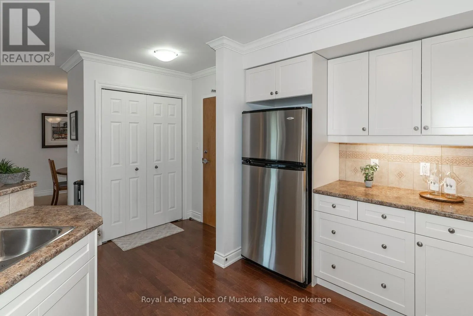 403 - 24 DAIRY LANE #403