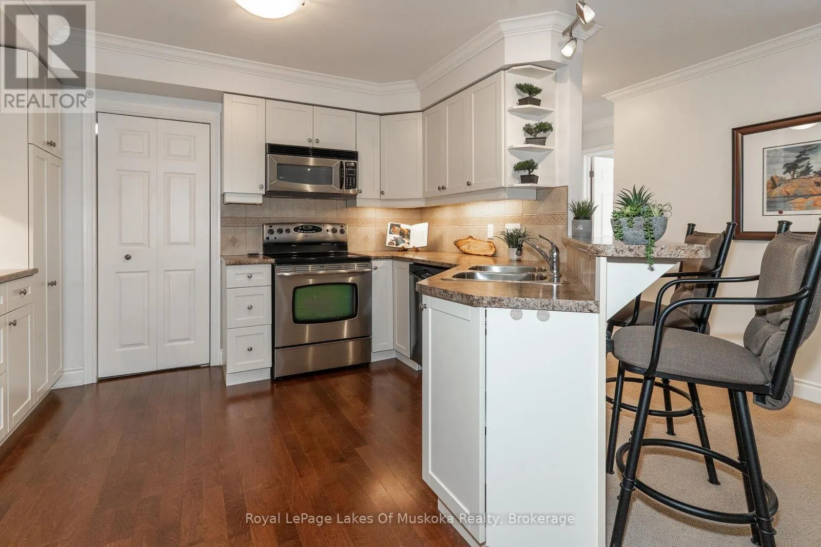 403 - 24 DAIRY LANE #403