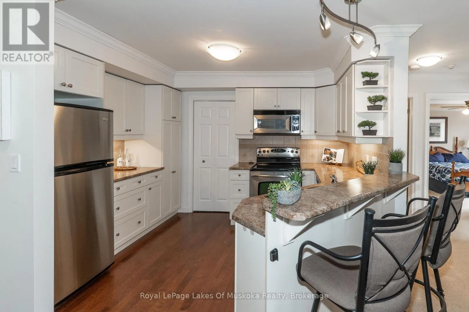 403 - 24 DAIRY LANE #403
