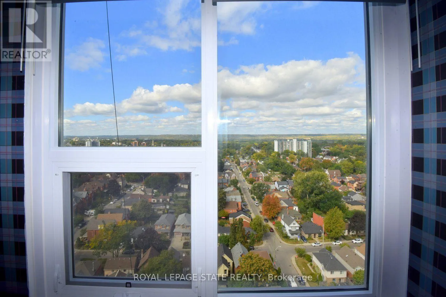 2007 - 75 QUEEN STREET N