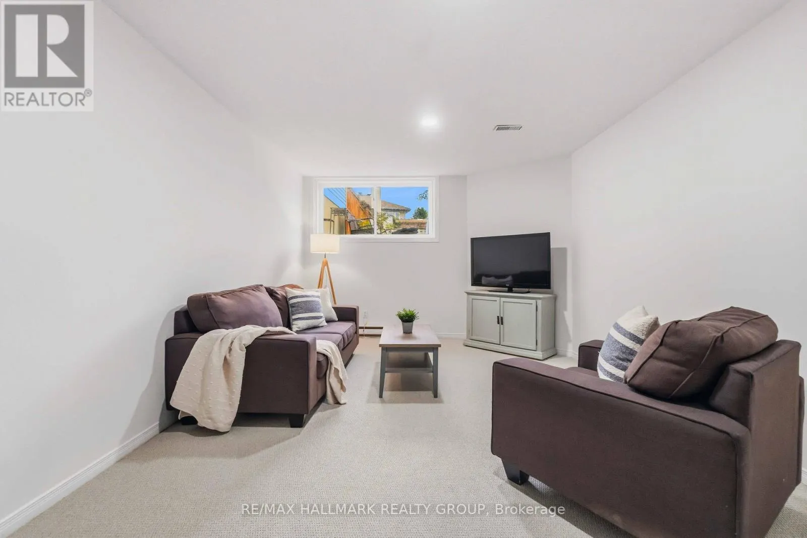 6 MARAVISTA DRIVE