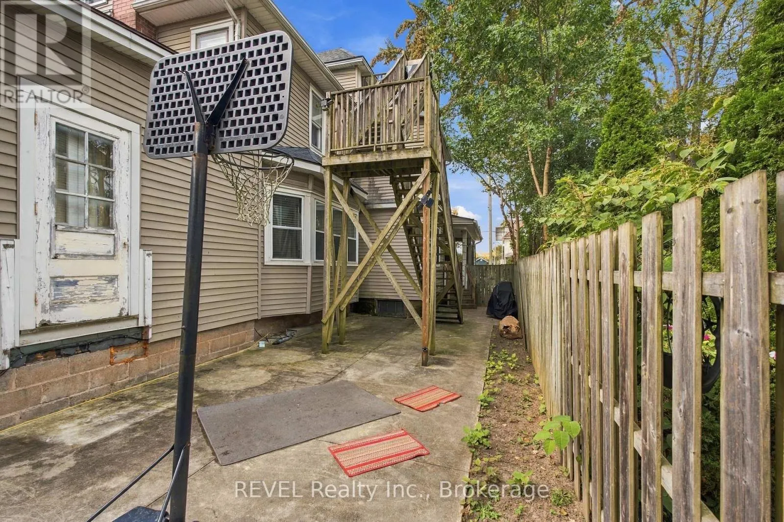 132 HELLEMS AVENUE