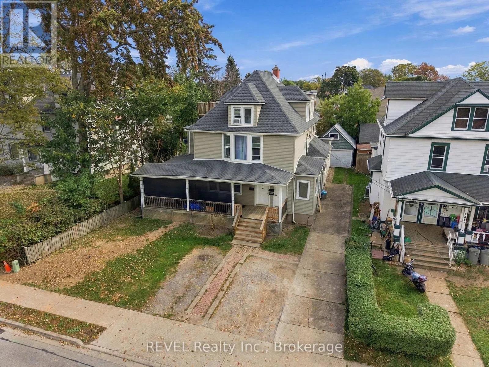 132 HELLEMS AVENUE