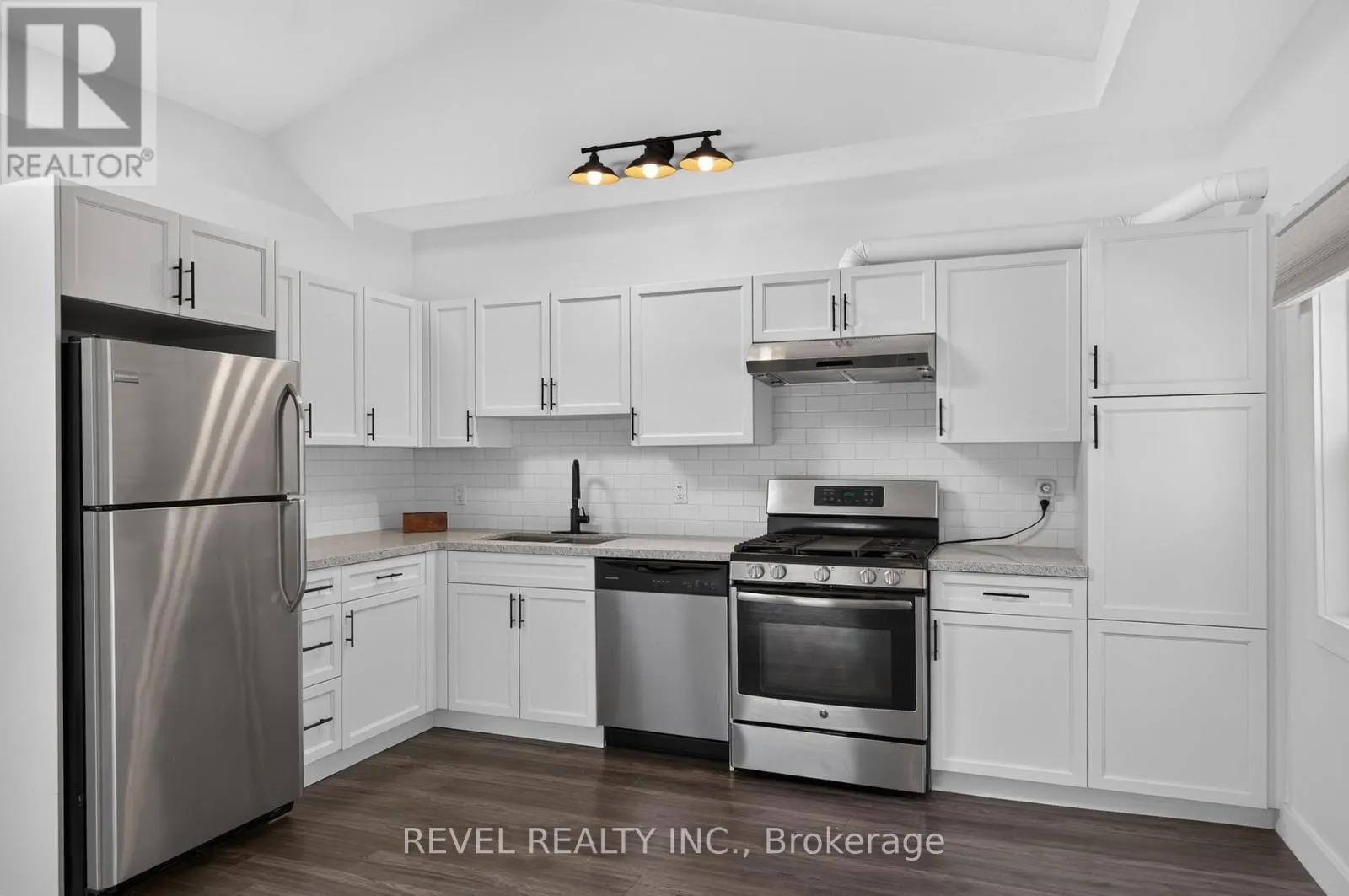 30 RAY STREET N