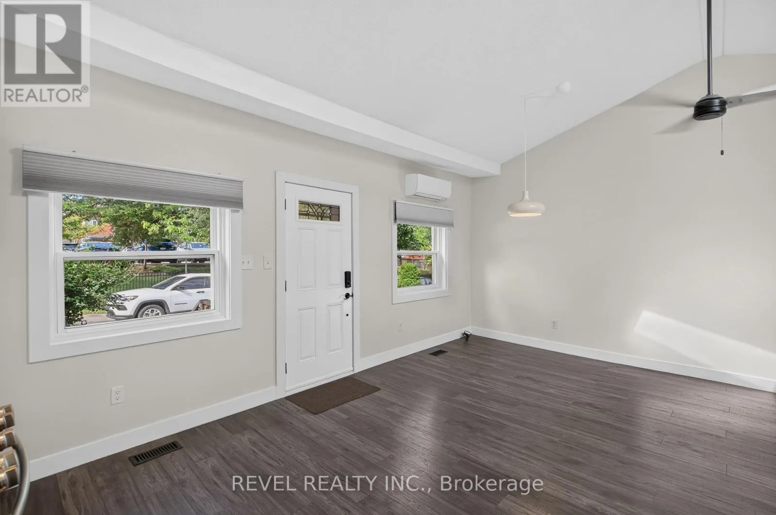 30 RAY STREET N