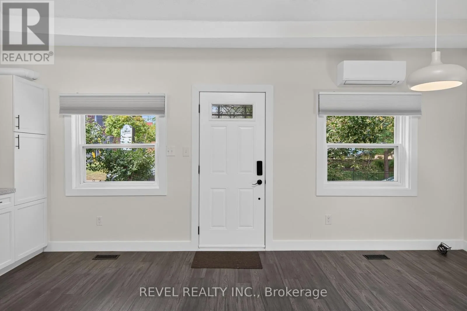 30 RAY STREET N