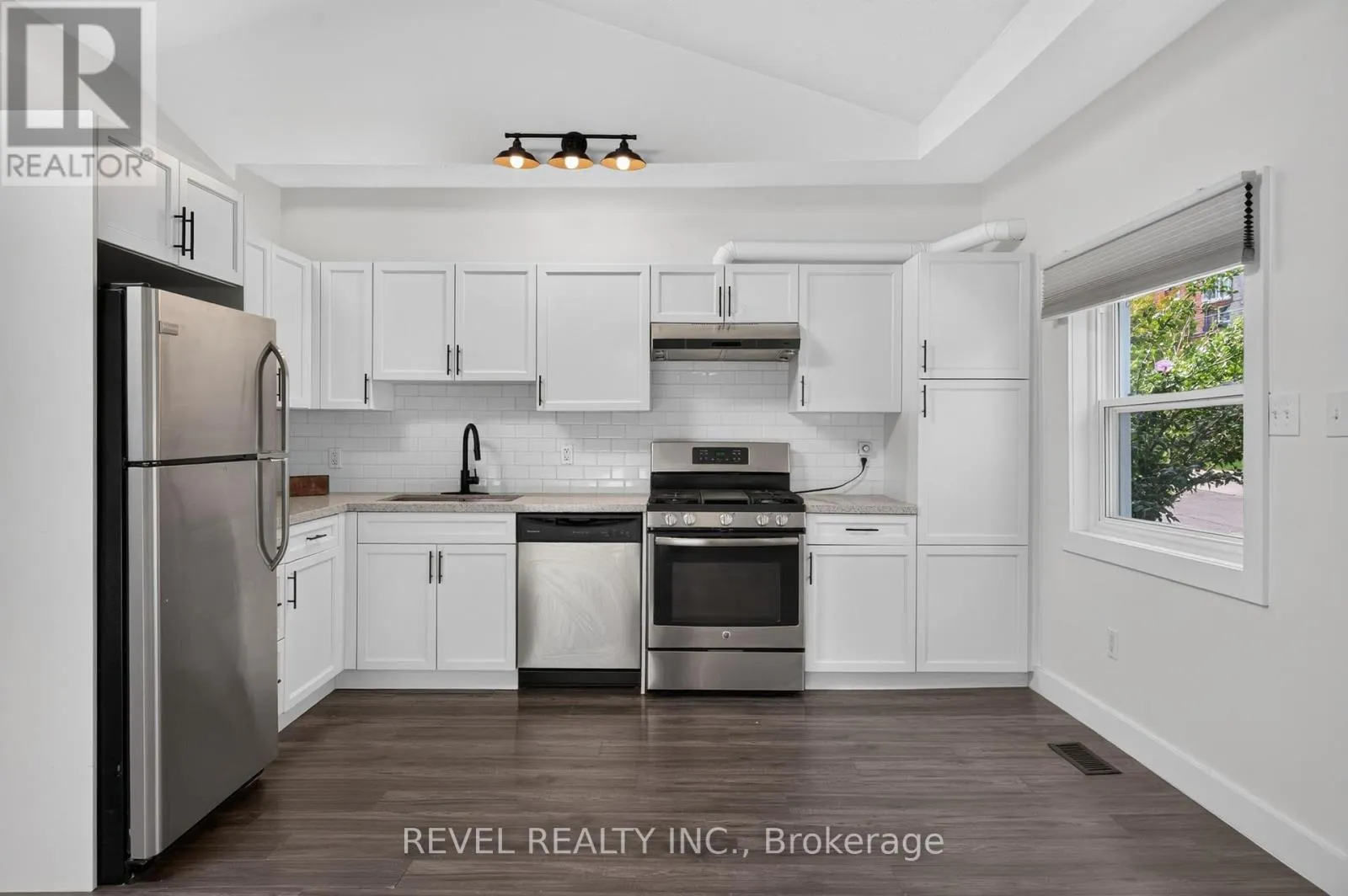 30 RAY STREET N