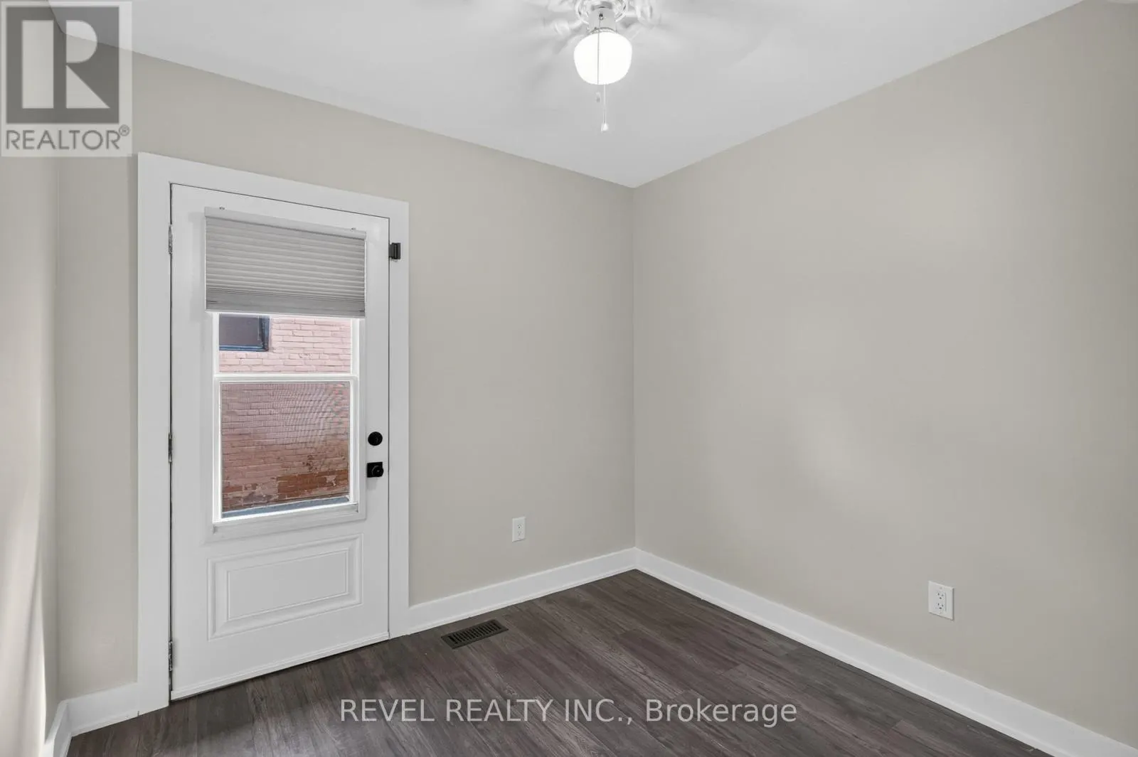 30 RAY STREET N