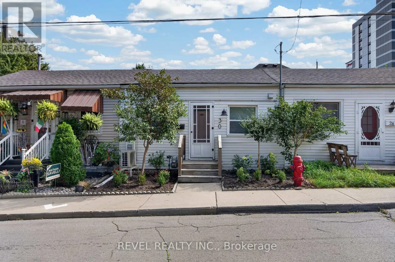 30 RAY STREET N
