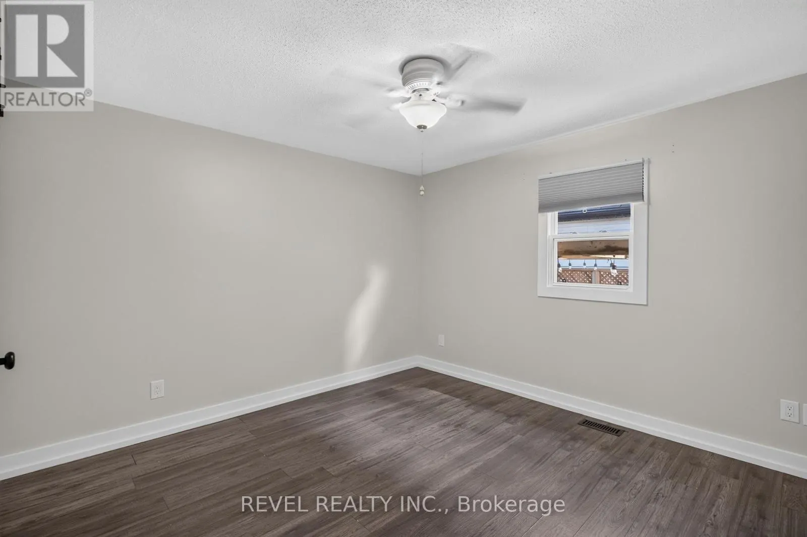 30 RAY STREET N
