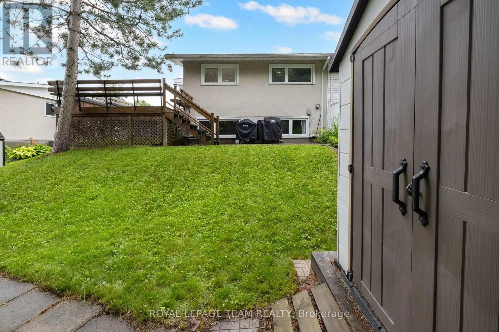 40 WOODMOUNT CRESCENT