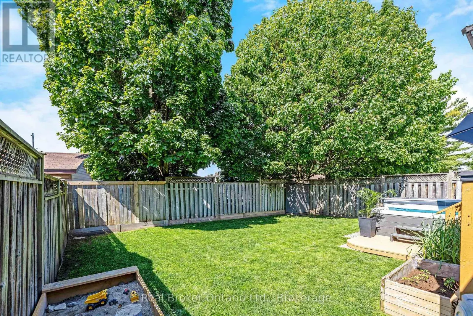 22 ATTO DRIVE