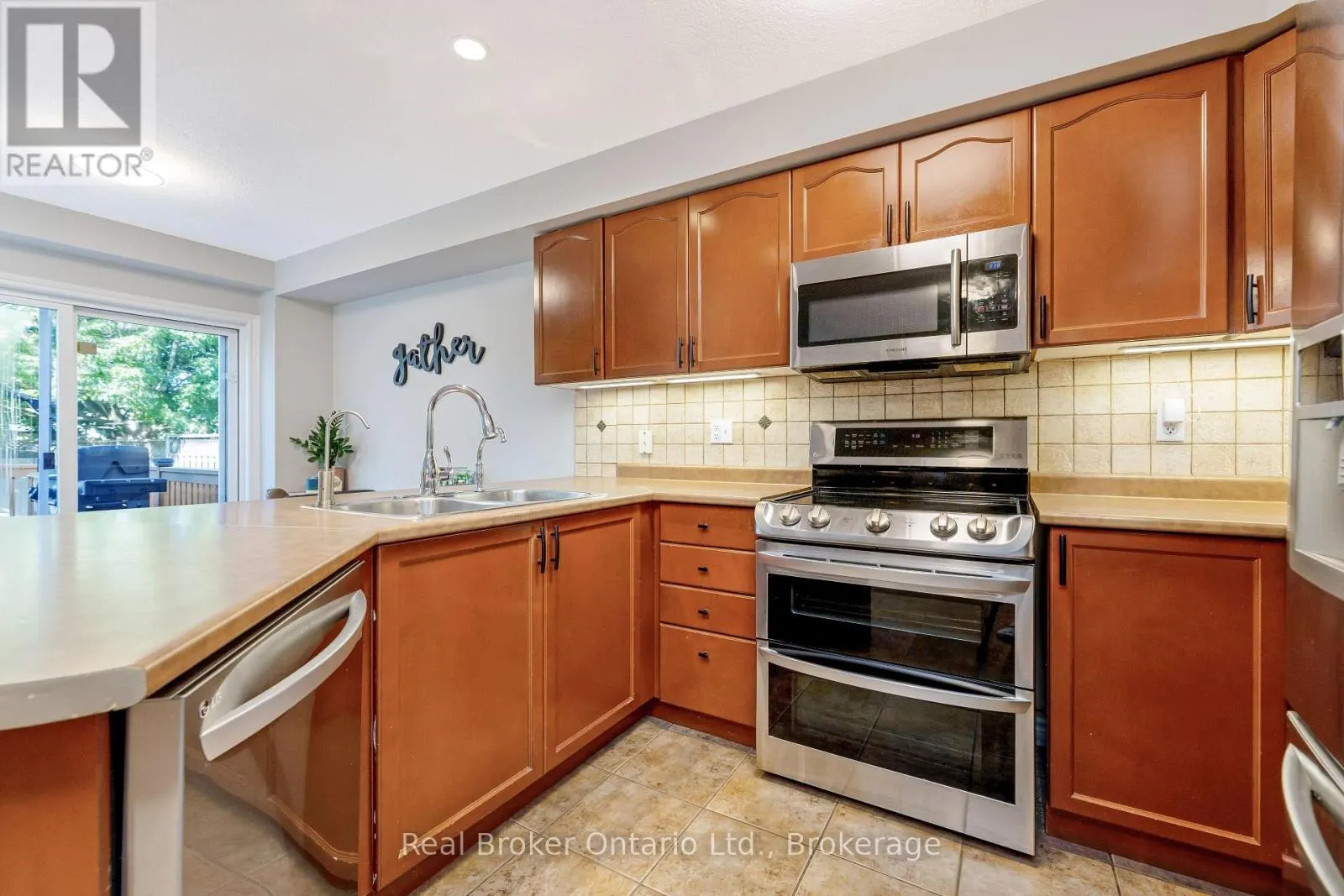 22 ATTO DRIVE