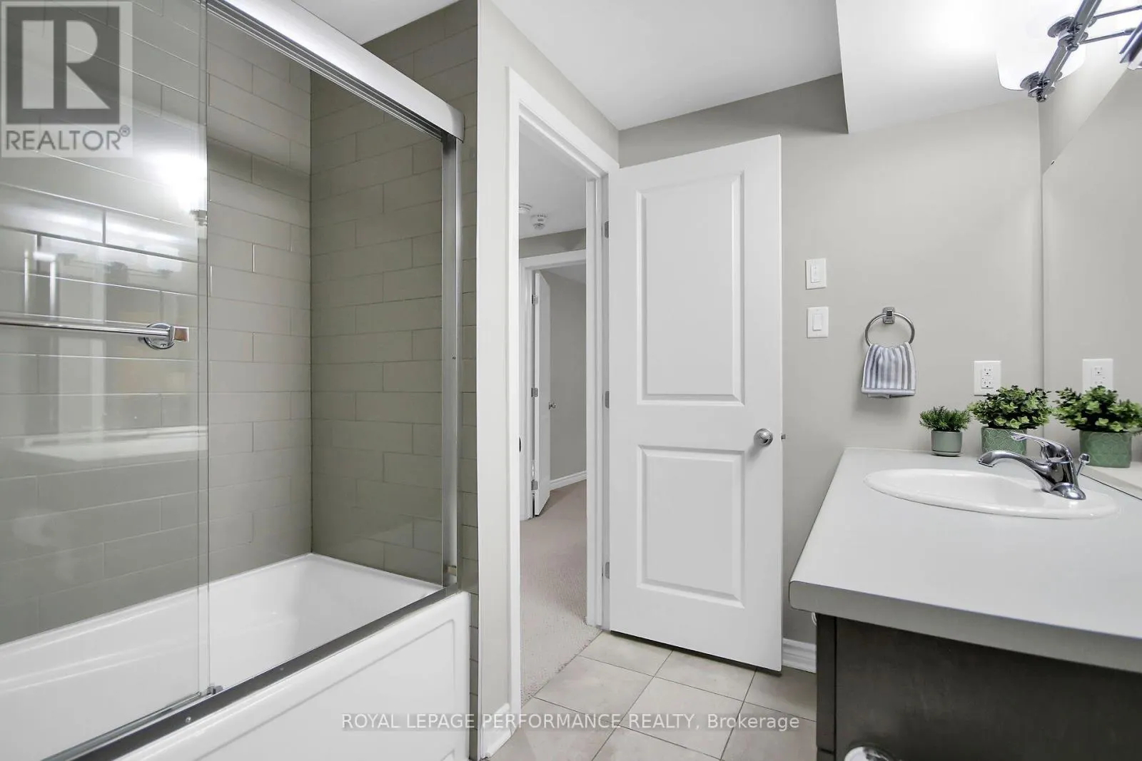 522 SILVERBELL CRESCENT