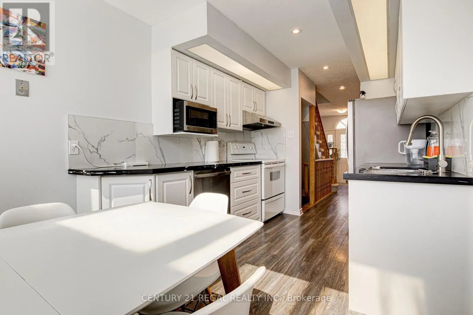 15 - 310 CHRISTOPHER DRIVE