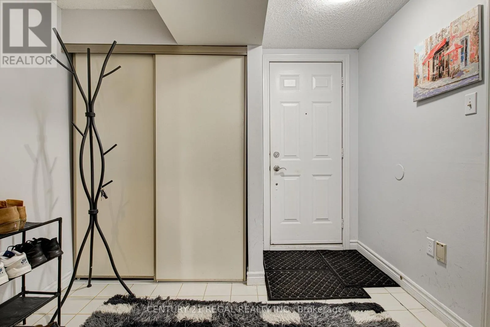 15 - 310 CHRISTOPHER DRIVE