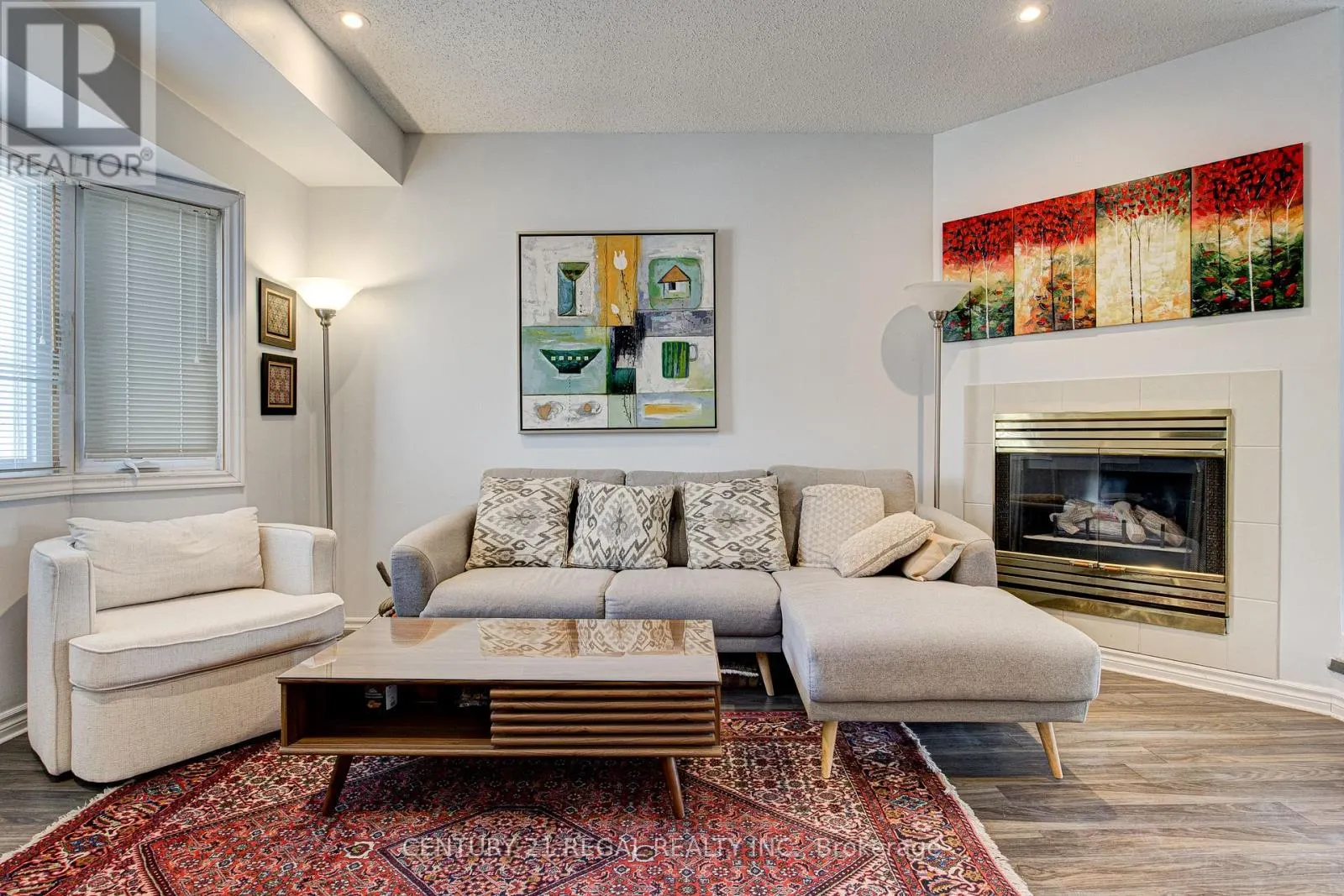 15 - 310 CHRISTOPHER DRIVE