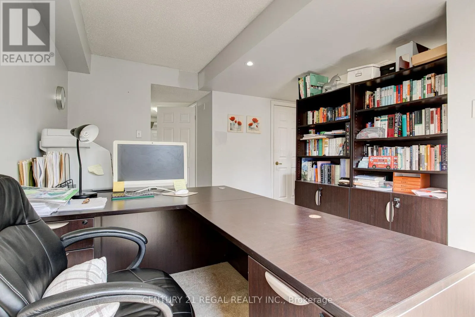 15 - 310 CHRISTOPHER DRIVE