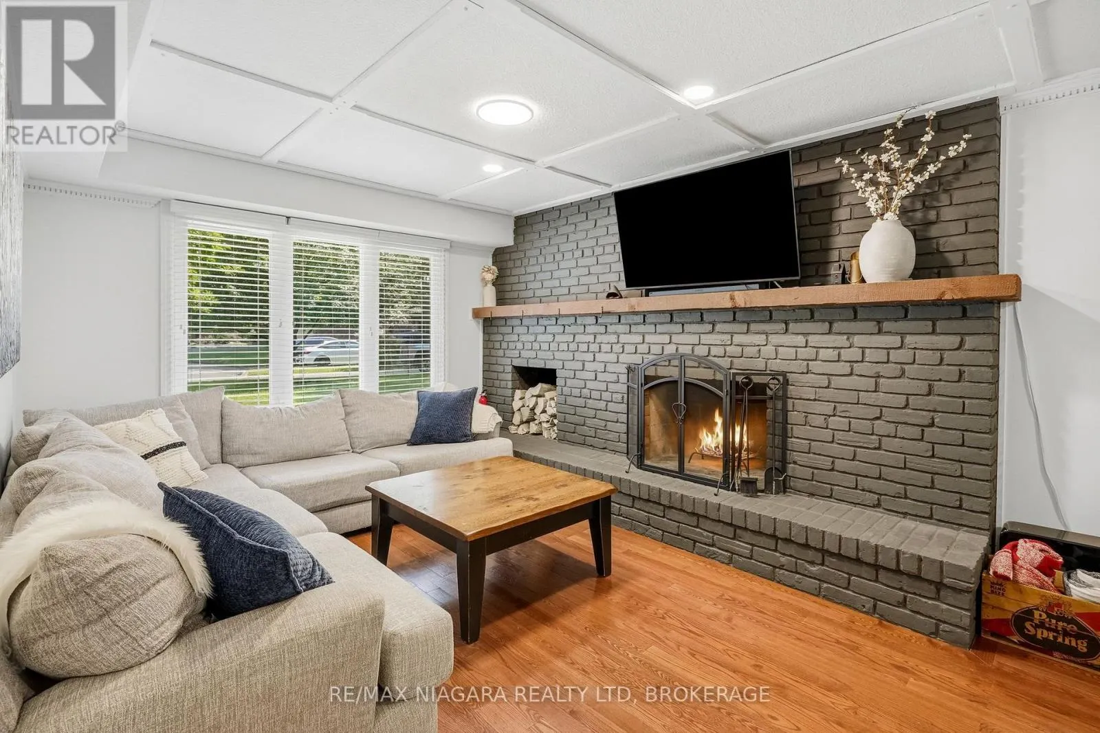 25 BERKHOUT TERRACE