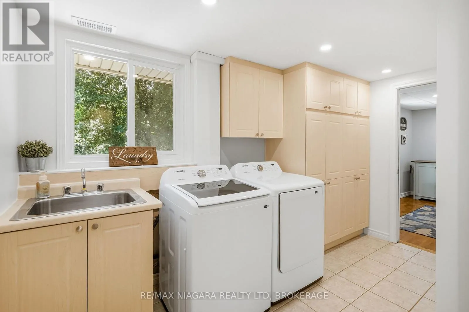25 BERKHOUT TERRACE