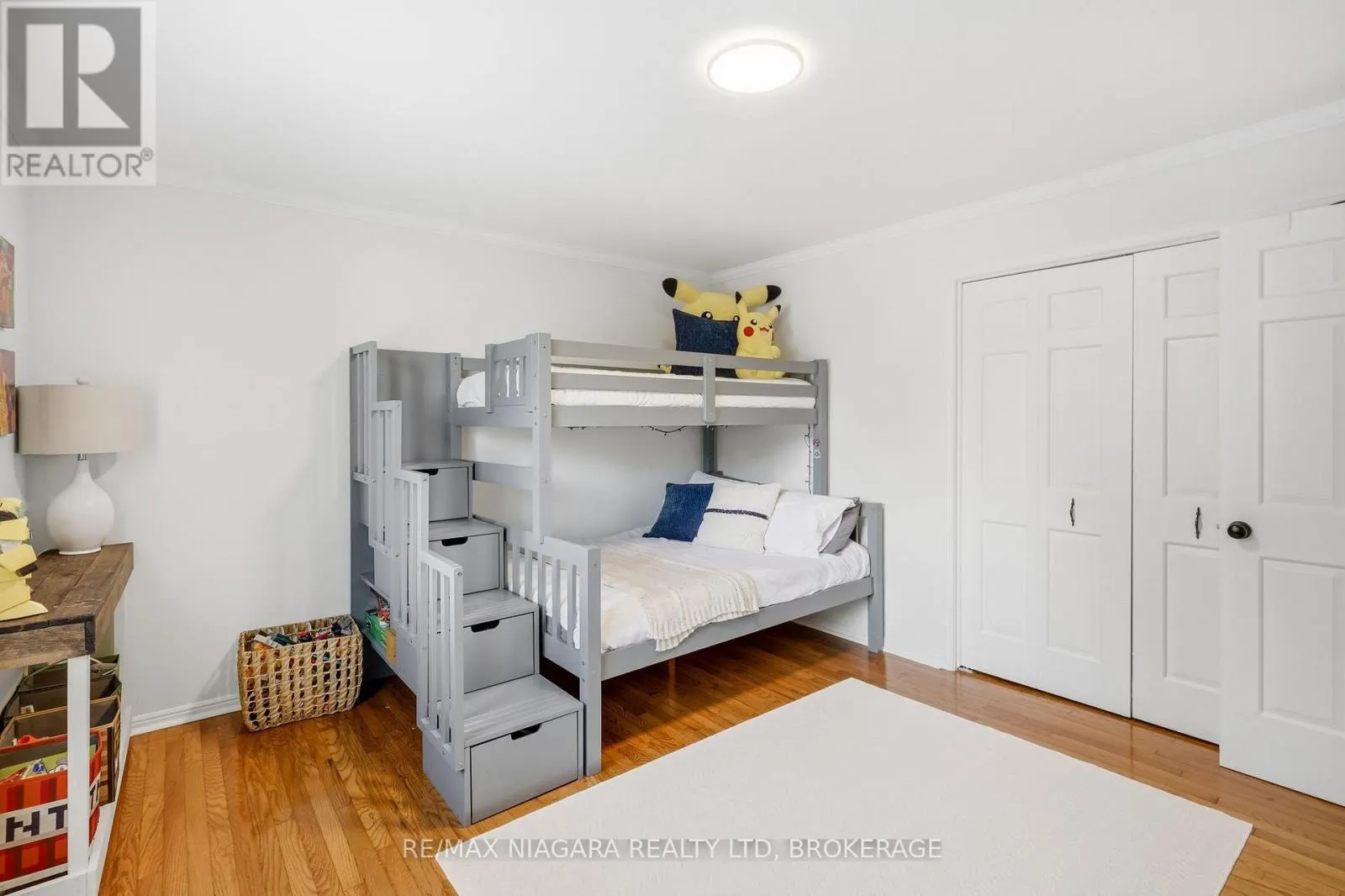 25 BERKHOUT TERRACE