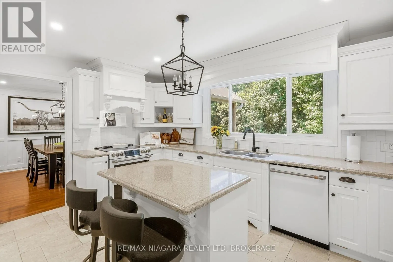 25 BERKHOUT TERRACE