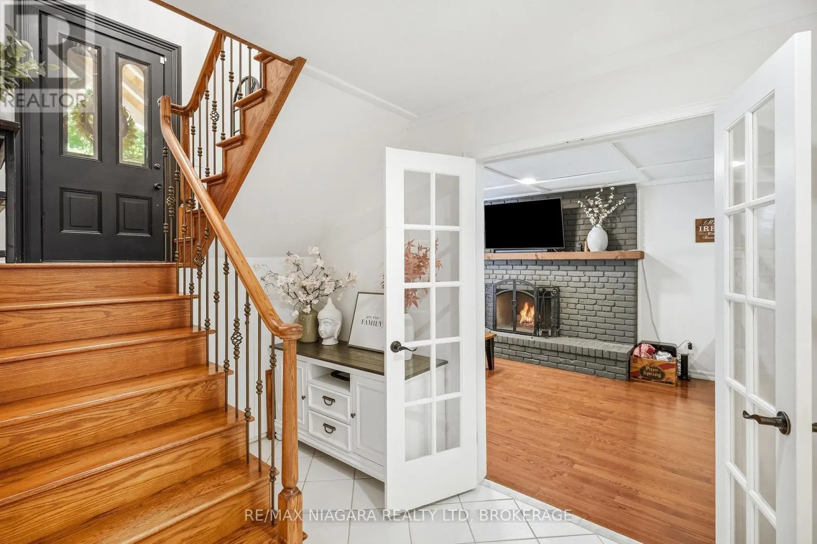 25 BERKHOUT TERRACE