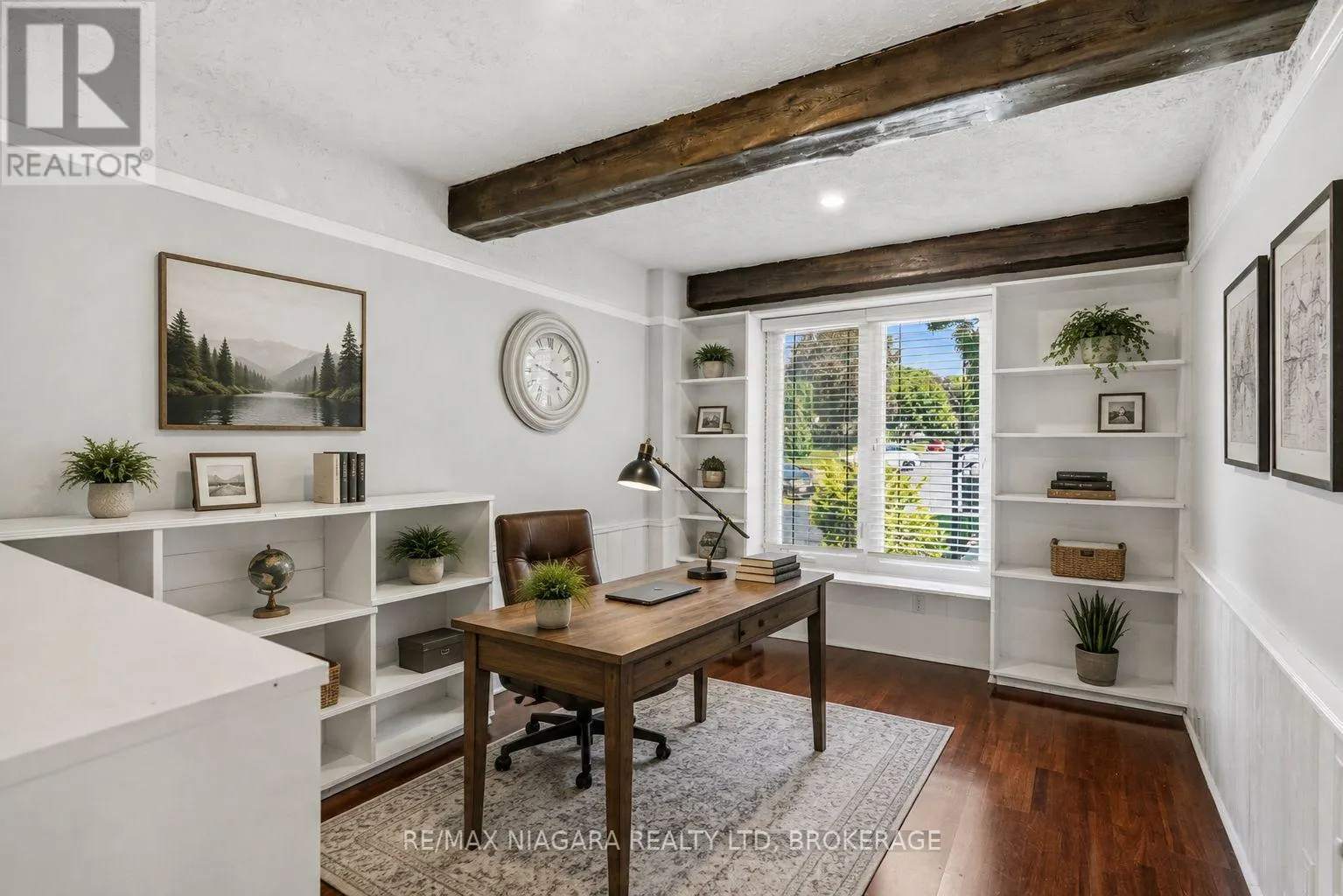 25 BERKHOUT TERRACE