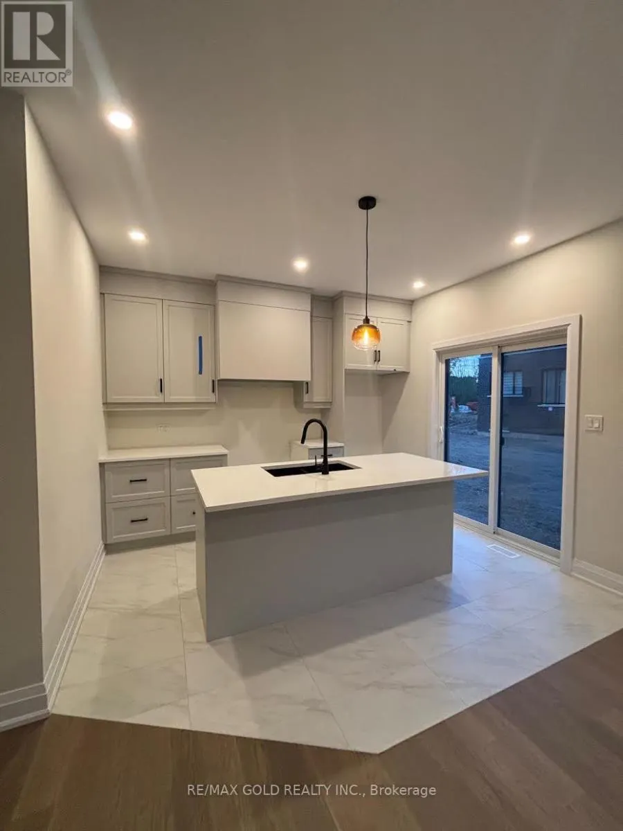 6369 SUNSHINE COMMON