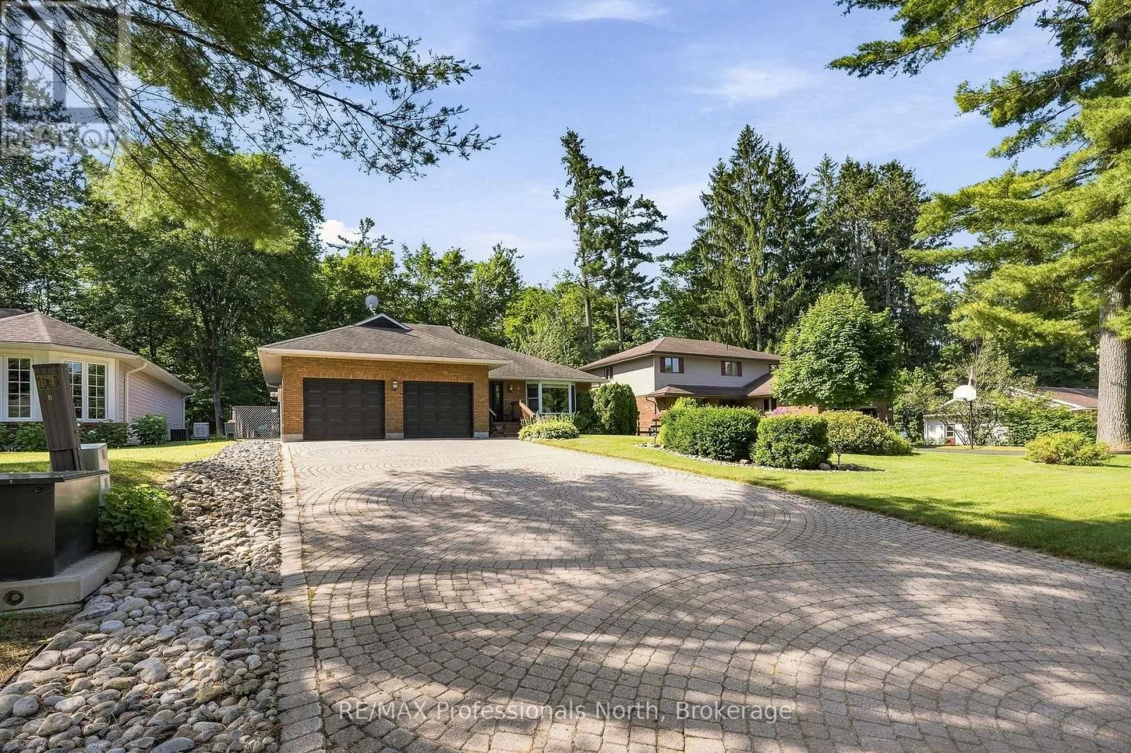 8 PALMER COURT