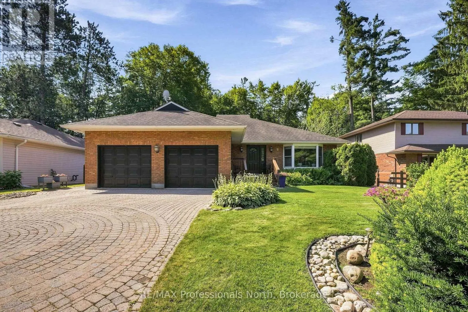 8 PALMER COURT