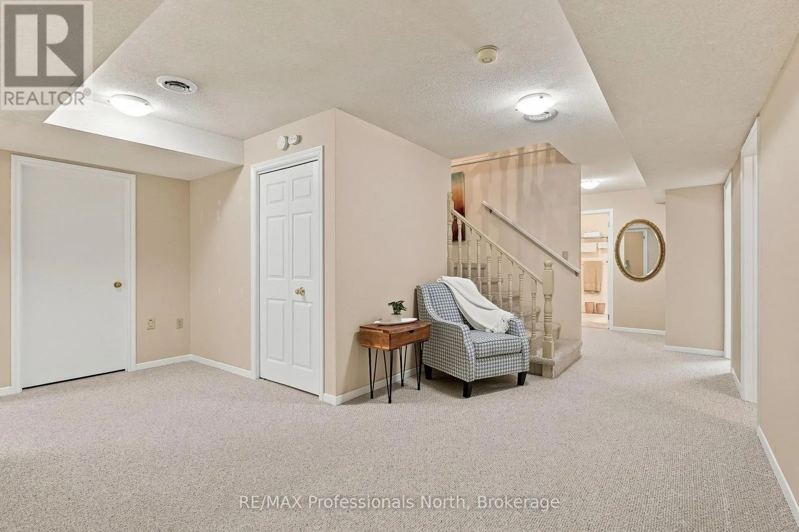 8 PALMER COURT
