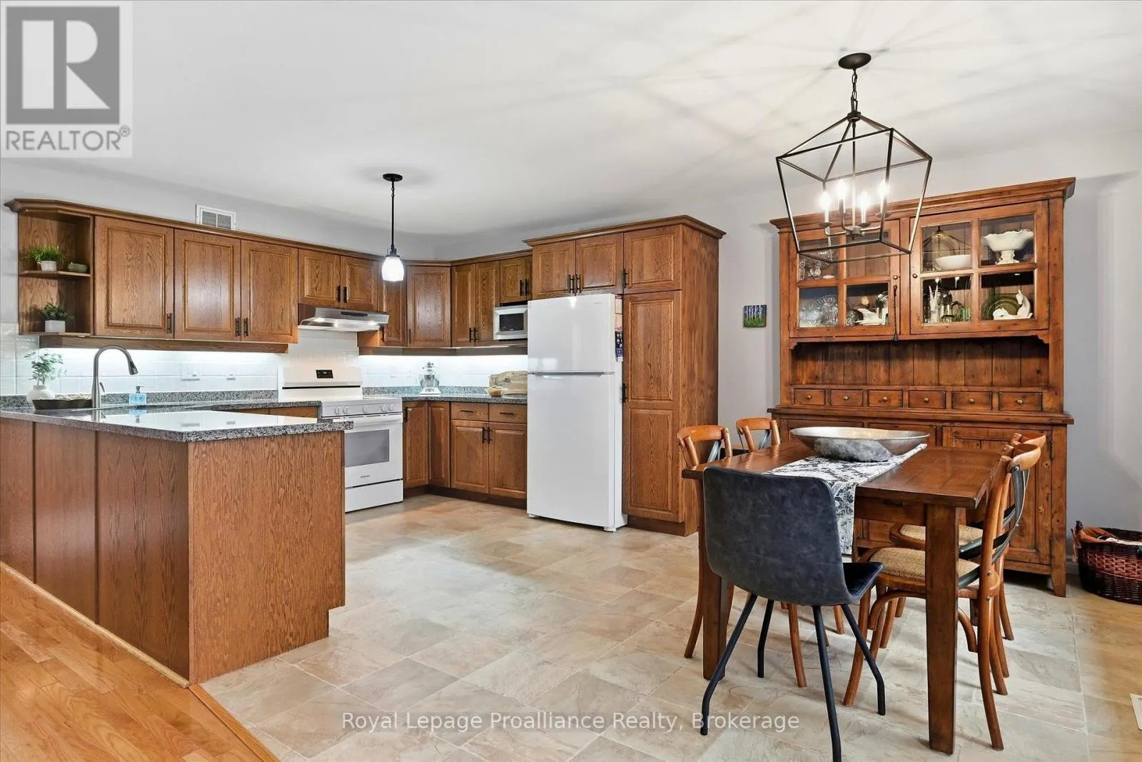 2979 JENNIFER DRIVE